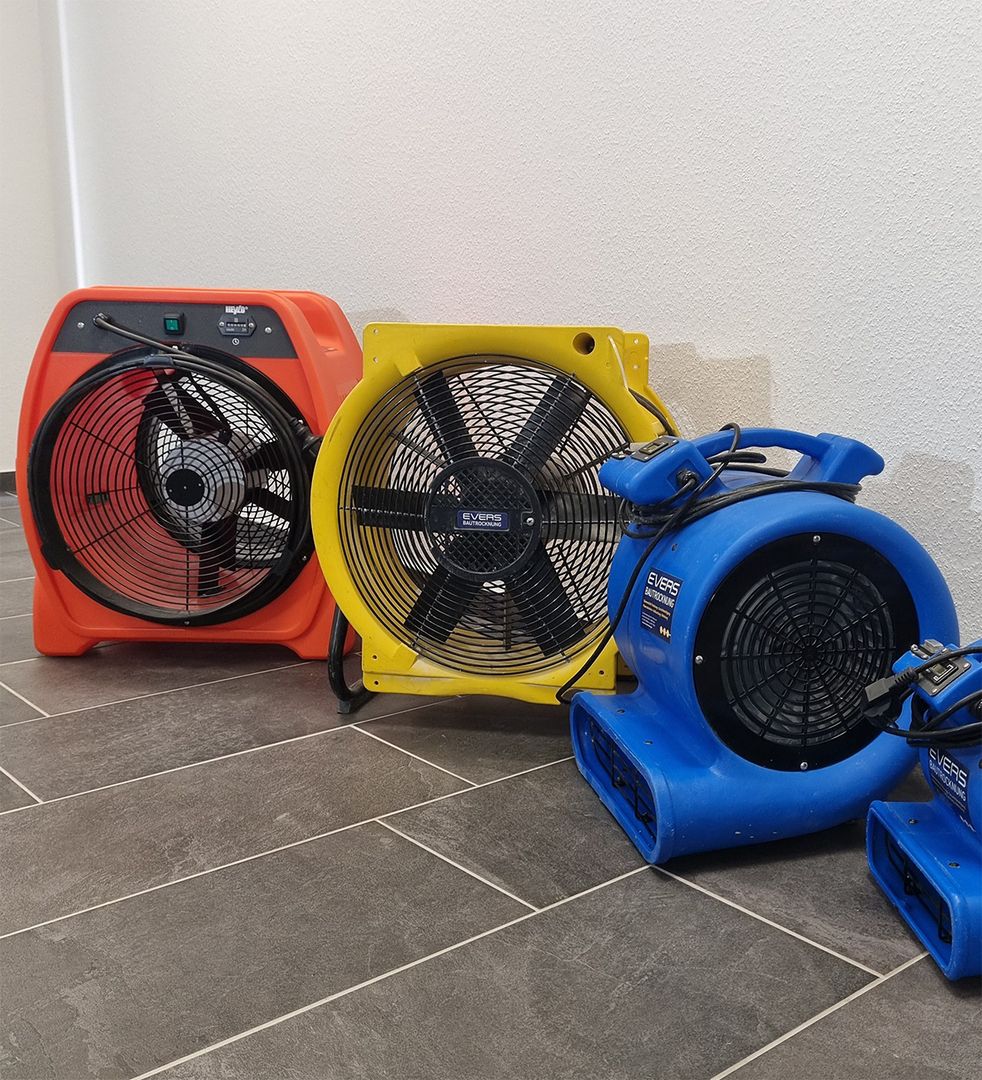 Leistungsstarke Ventilatoren und Trocknungsgeräte von Evers Bautrocknung